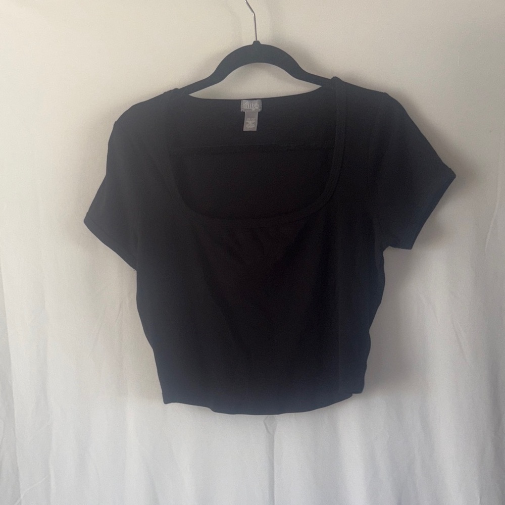 Tilly's Black Short Sleeve Scoop Crop Top